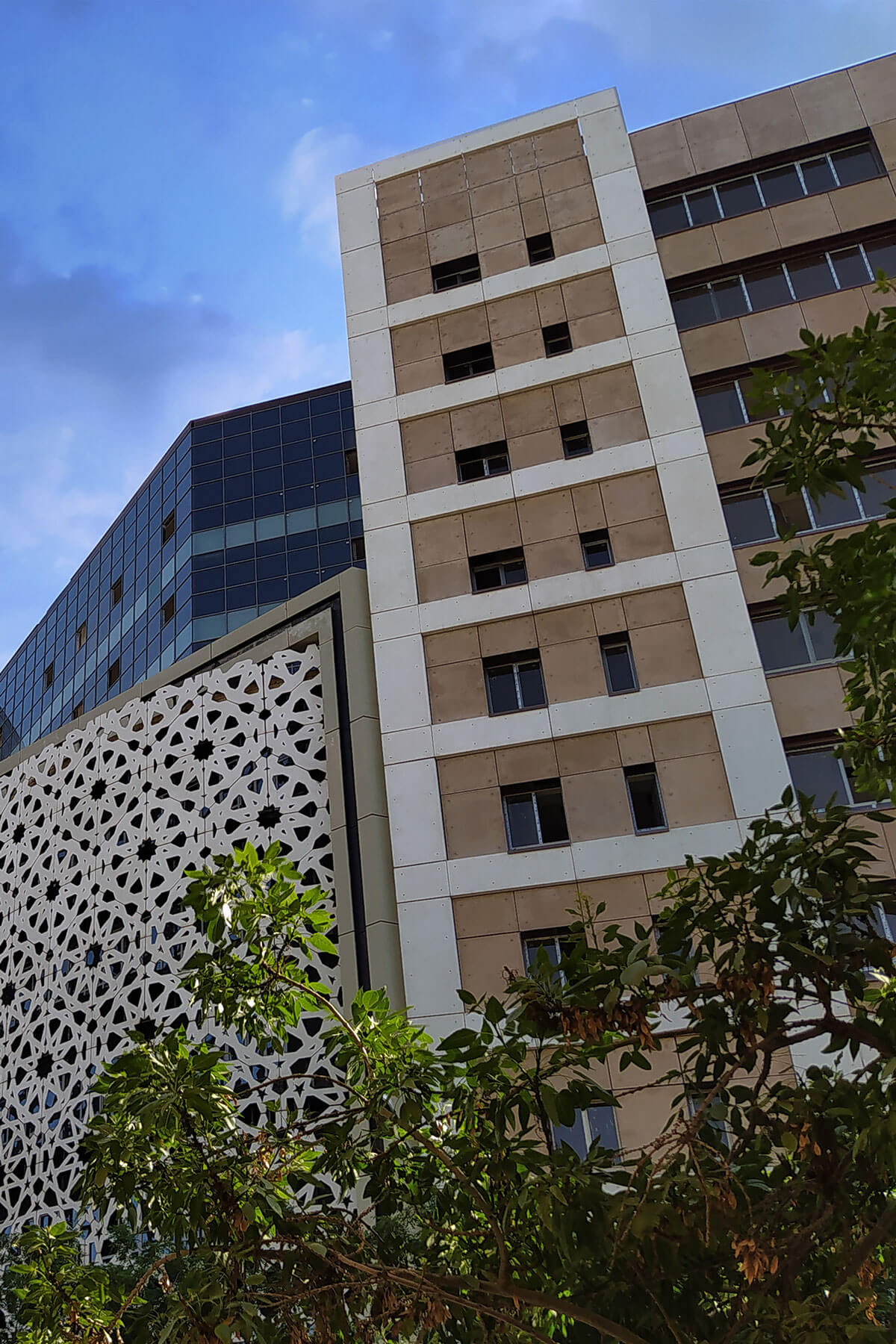 برج مسکونی اداری تجاری آتی سنتر